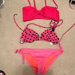 𝅺three Piece Pink Bikini 2 Tops and 1 Bottom.